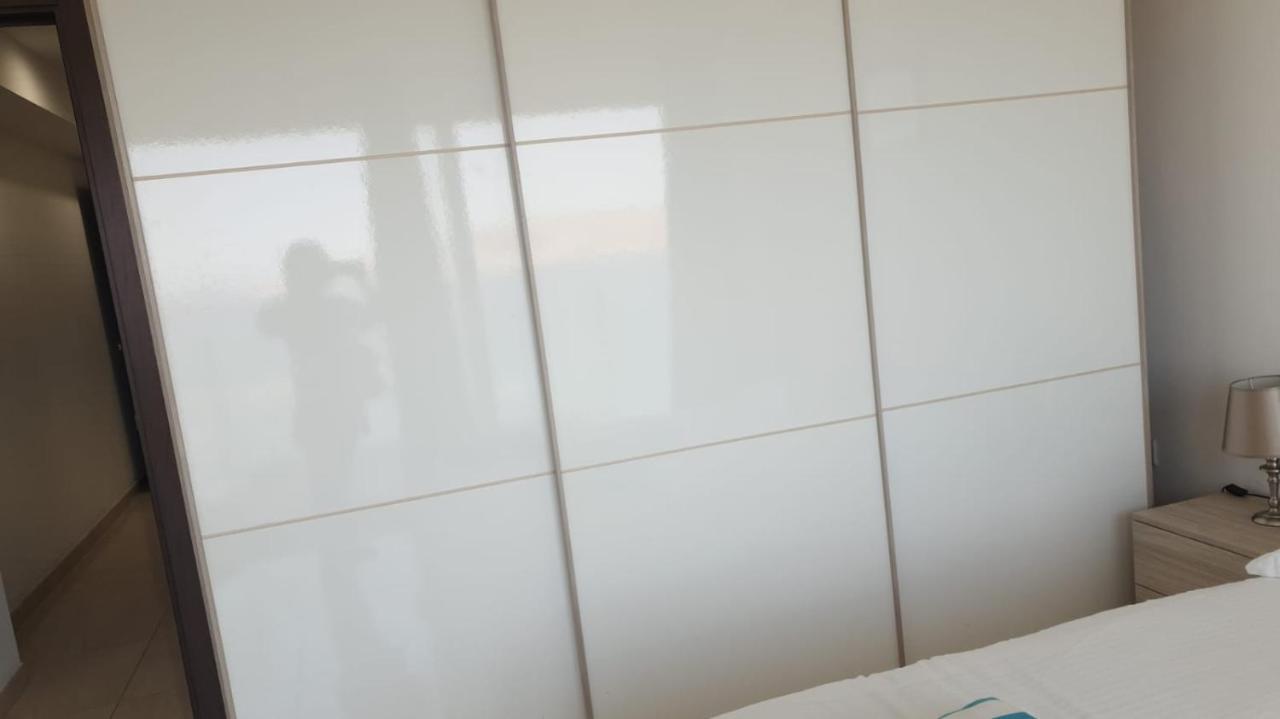 Flat 3 Blue Waves Apartment Сейнт Полс Бей Екстериор снимка
