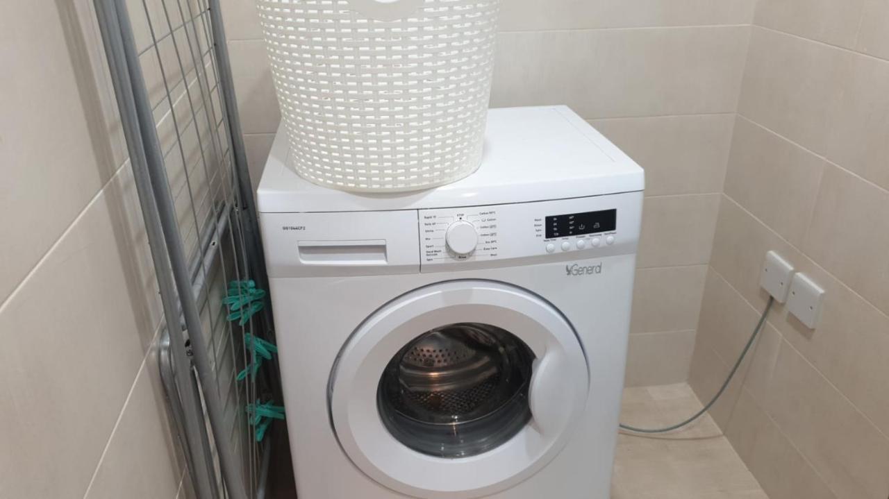 Flat 3 Blue Waves Apartment Сейнт Полс Бей Екстериор снимка