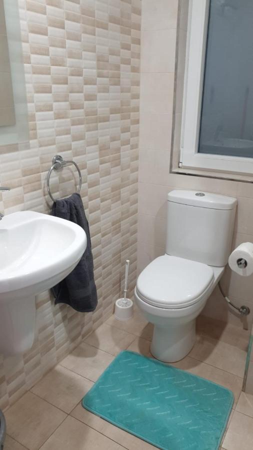 Flat 3 Blue Waves Apartment Сейнт Полс Бей Екстериор снимка